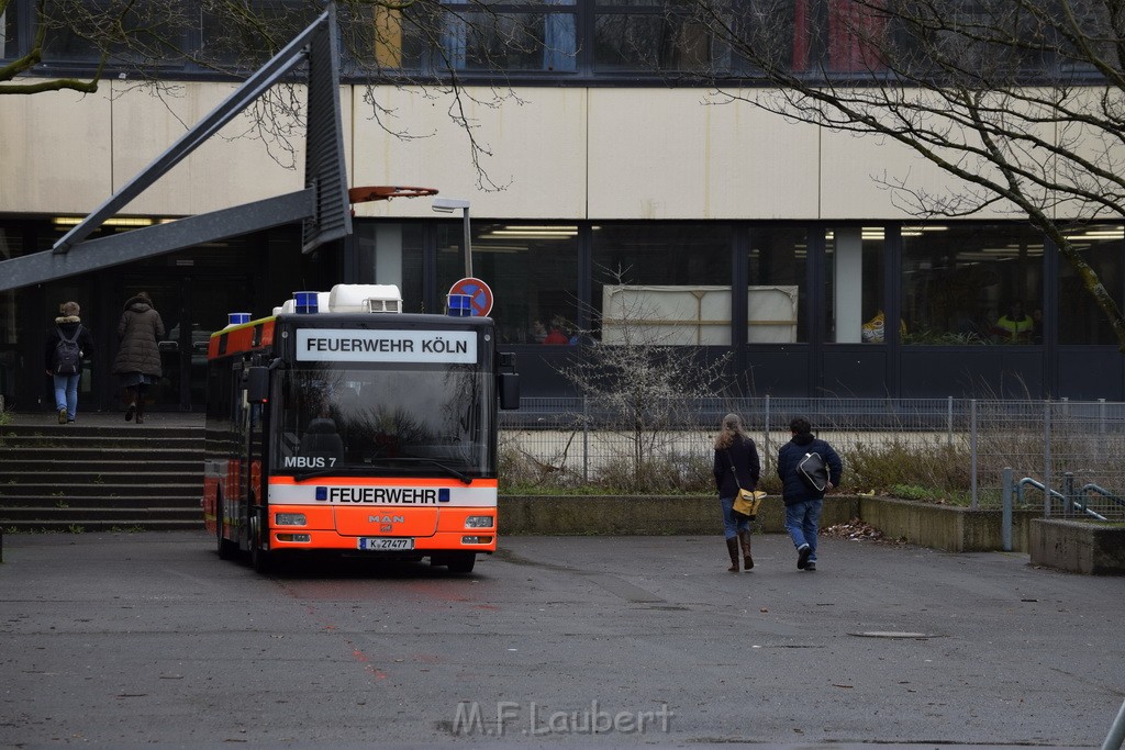 Einsatz BF Koeln Schule Burgwiesenstr Koeln Holweide P054.JPG - Miklos Laubert